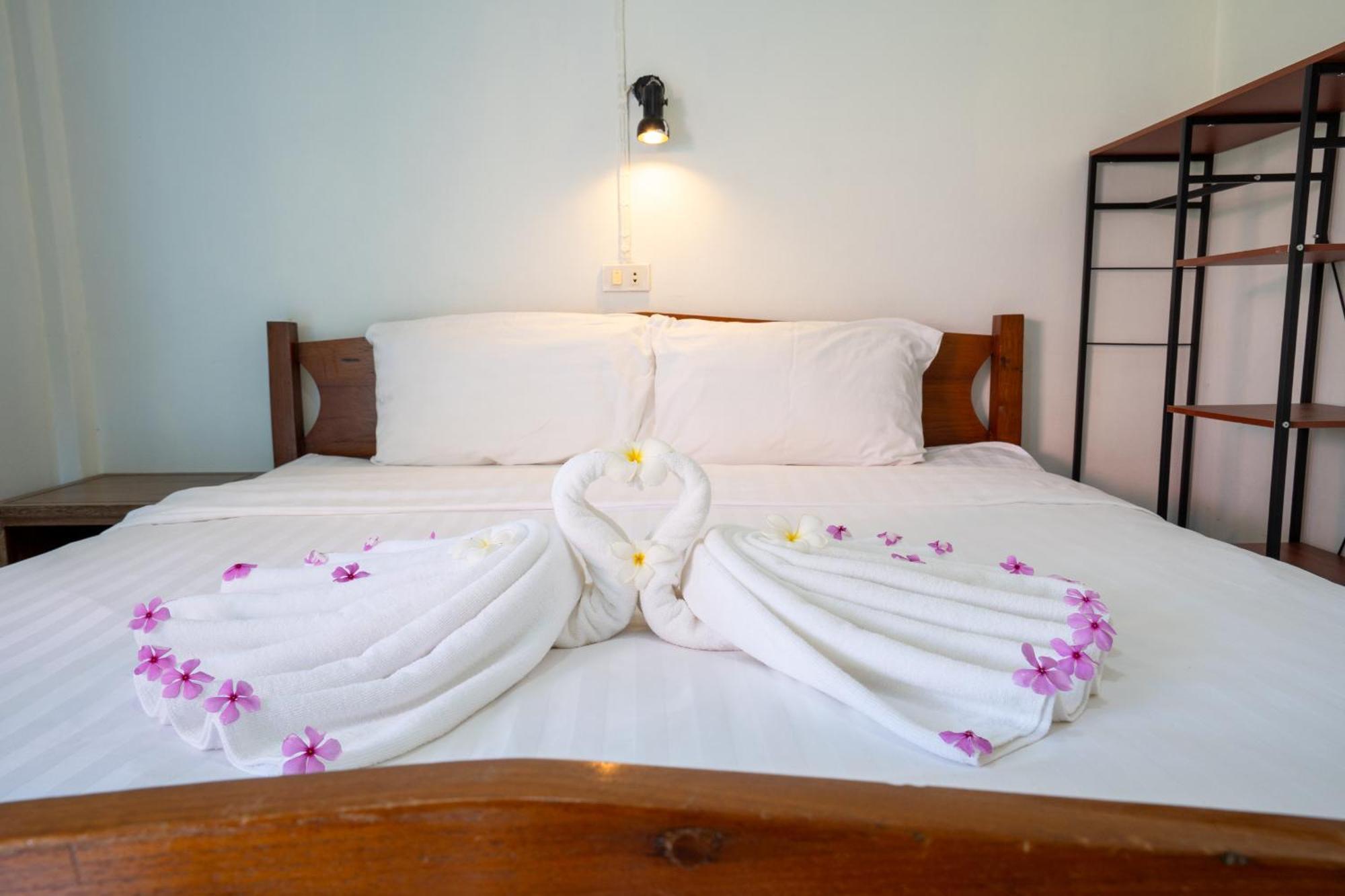 Ko Lanta Isara Lanta Beach Resort المظهر الخارجي الصورة