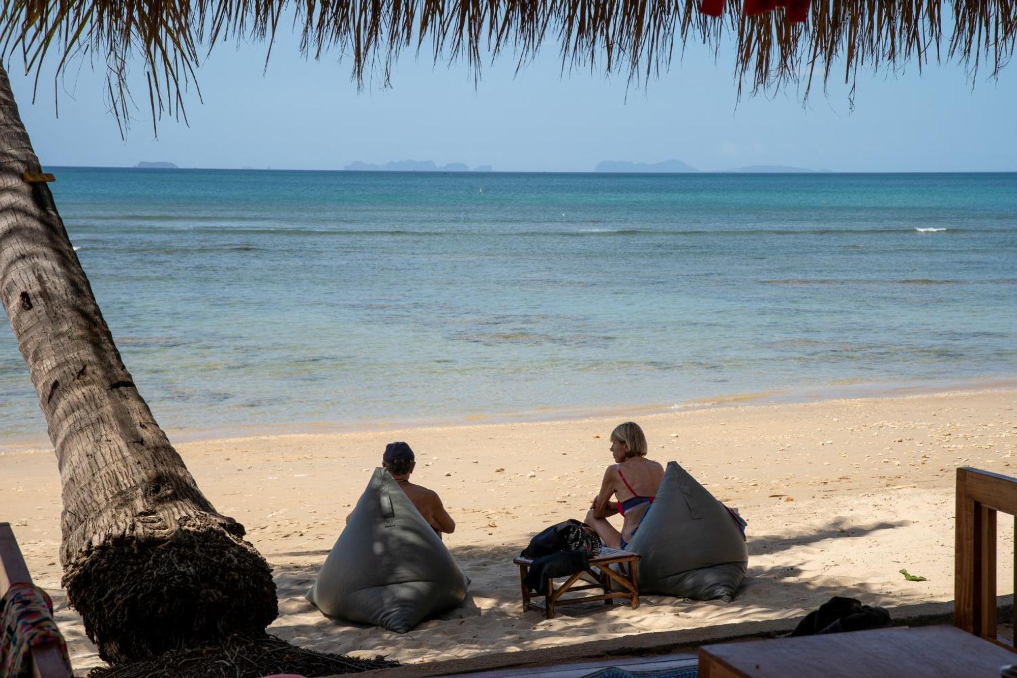 Isara Lanta Beach Resort Ko Lanta المظهر الخارجي الصورة